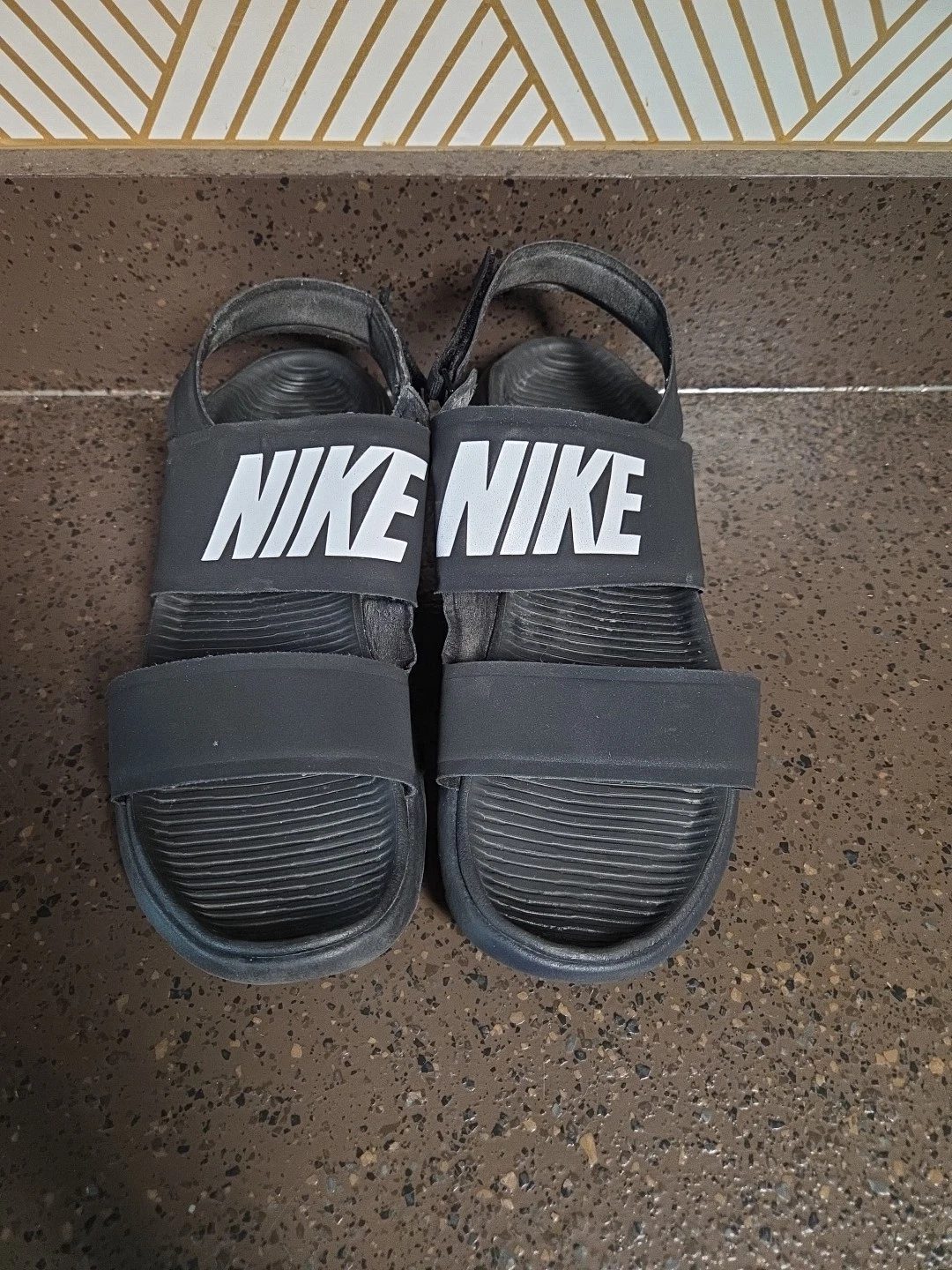 Sandali sportivi Nike Tanjun donna taglia 10 nero bianco sandalo regolabile comodo