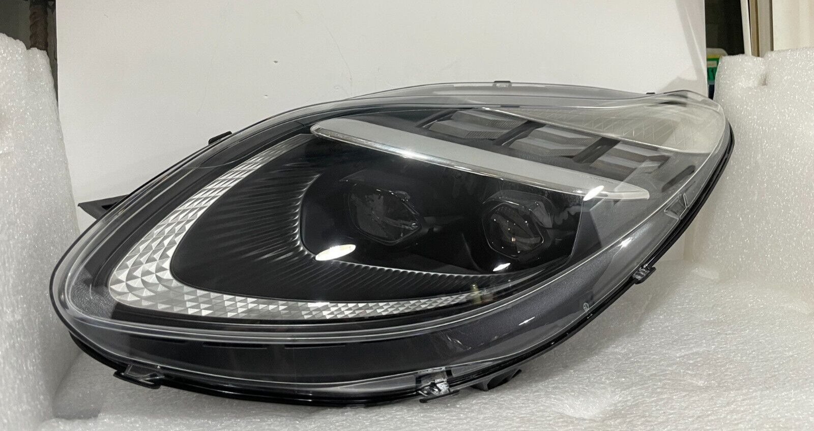 2024 2025 ASTON MARTIN DB12 LEFT SIDE DRIVER SIDE LED COMPLETE HEADLIGHT OEM