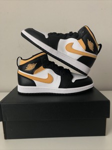 air jordan 1 mid white university gold 