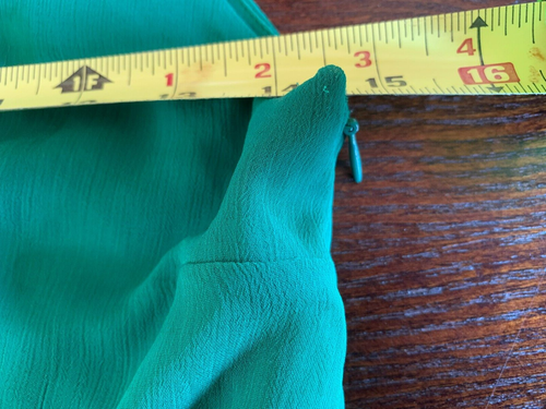 Twentyone kleine grüne ärmellose Bluse/Shirt mit Rüschen und Knöpfen gefüttert Dropwaist - Bild 5 von 7