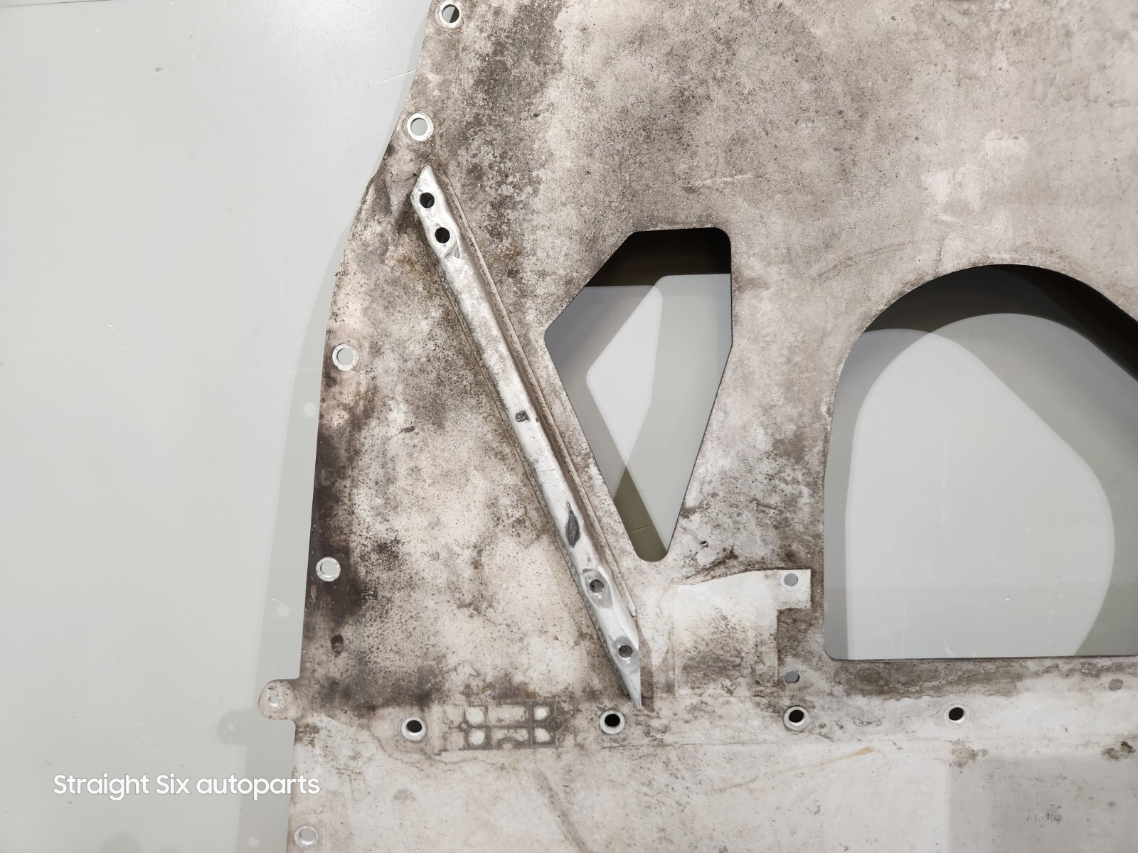 ✅ 14-20 BMW I8 I12 I15 Rear Under Engine Splash Shield Reinforcement Panel