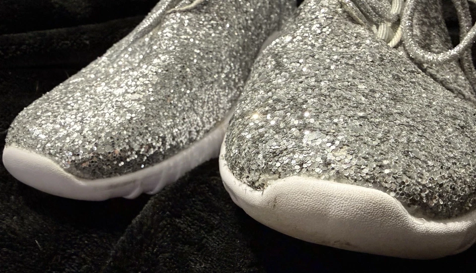 Zapatillas Mujer Plateadas Brillo, Talla 10 (Marca Forever) Foto 2 de 4