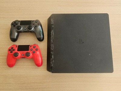 Sony PlayStation 4 / PS4 Slim mit 2x Controller + Kabel | Schwarz