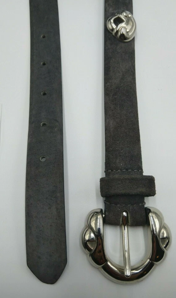 Cinturón de cuero de gamuza gris Morgan Taylor vintage - conchos plateados talla mediana Foto 3 de 4