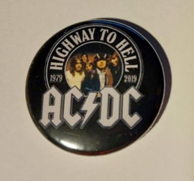 1x AC/DC Button Hardrock Heavy Metal Highway to hell 666