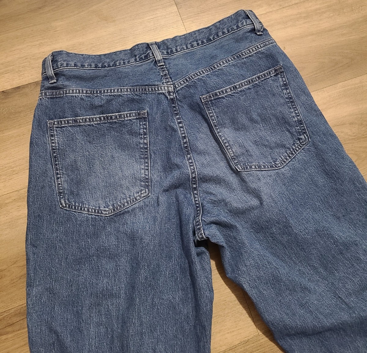 Uniqlo High Rise Wide Tapered Bottom Denim Jeans Women's Sz 11 (33