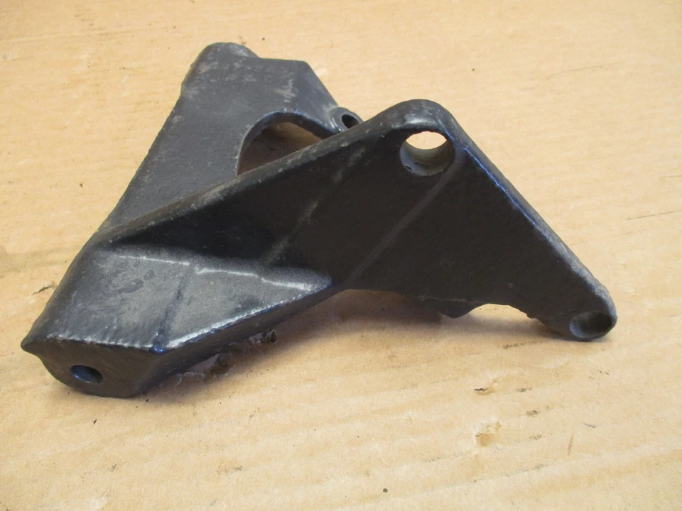 Suporte de compressor 65-68 Chevrolet BB SS396 427 A/C GM 3878269 - Imagem 4 de 4