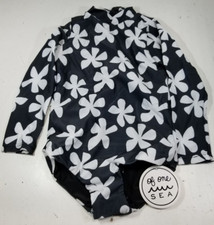OF ONE SEA Girl's Long Sleeve Zip Up in Black Plumeria Sz 3/4