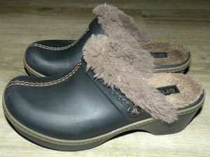 clogs with fur inside