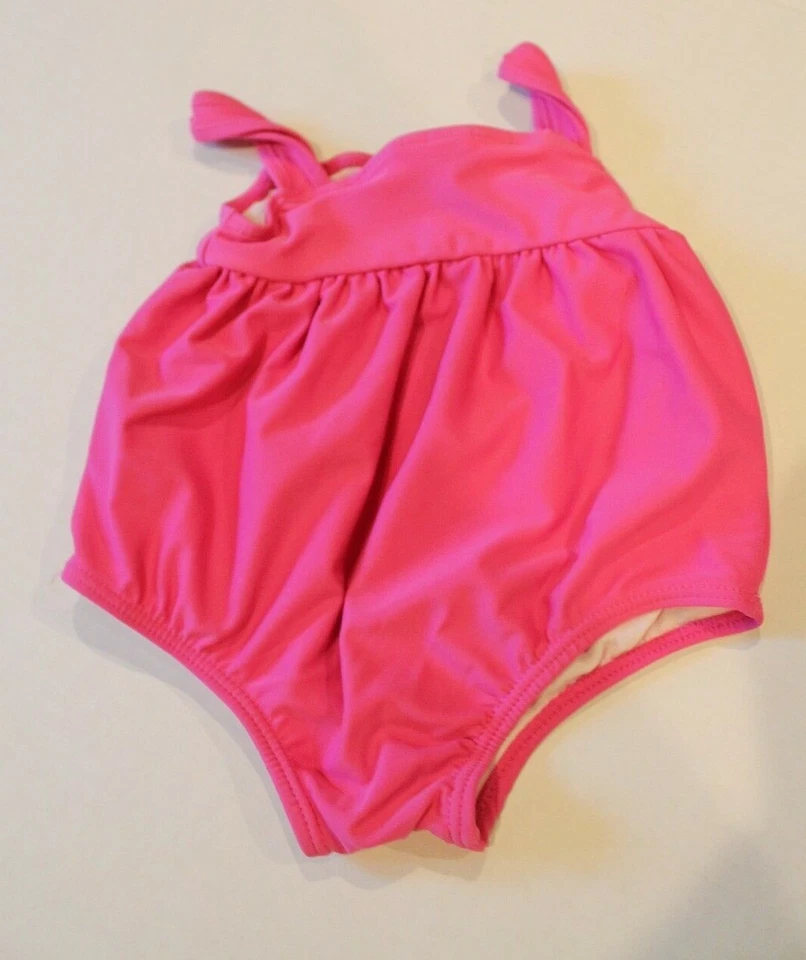 Traje de baño Koala bebé niña 6-9 meses rosa de una pieza con flores de ganchillo usado en excelente estado Foto 2 de 2