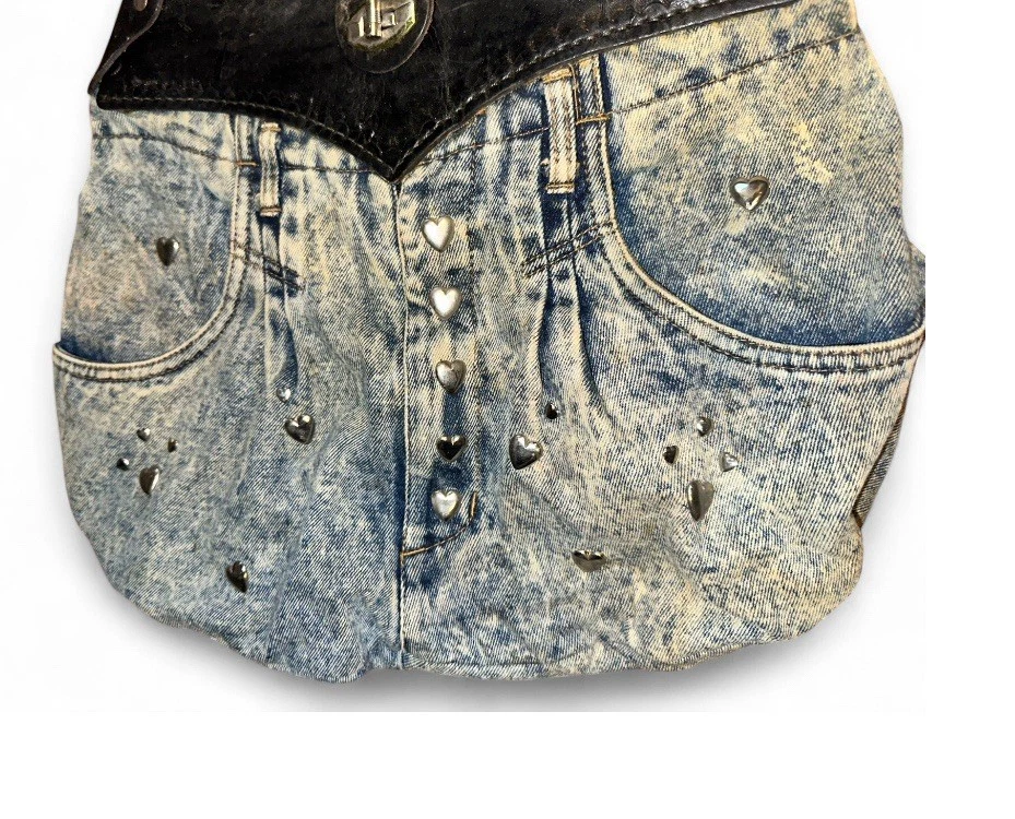 Bolso de hombro vaquero azul lavado ácido tachonado plata cuero hecho a mano vintage años 80 Foto 4 de 4