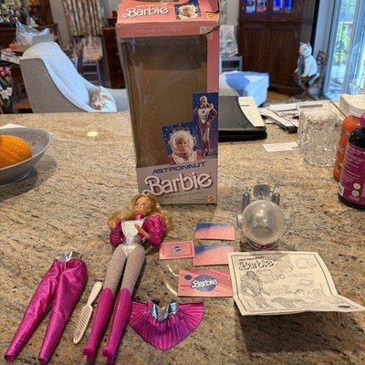 1985 Astronaut Barbie Doll #2449 EUC 14 Pieces, Space Helmet Good But Cloudy