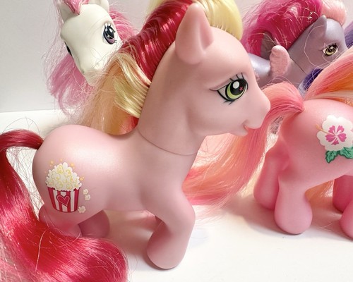 My Little Pony Lot Of 10 Ponies 2002 - 2007 All Different Some Clothing Hasbro - Picture 3 of 18