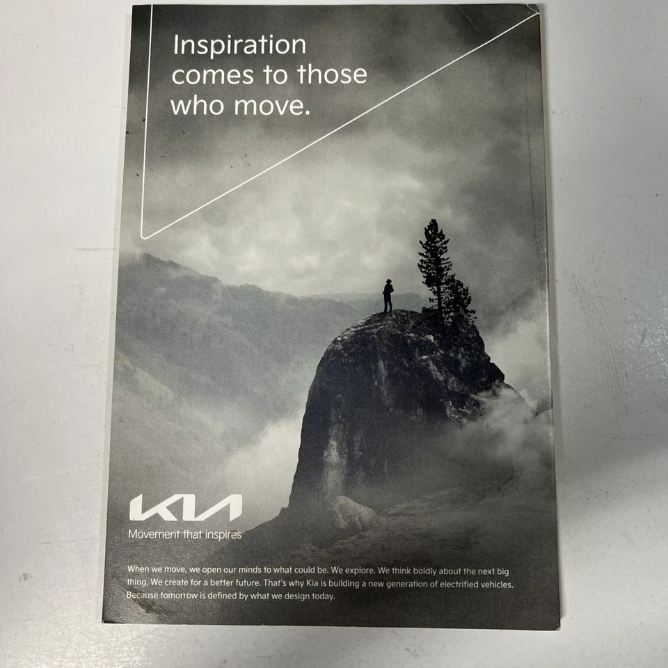 National Geographic 2021 YEAR IN PICTURES Afghan Woman Jan. 2022 Special Issue Foto 2 de 2