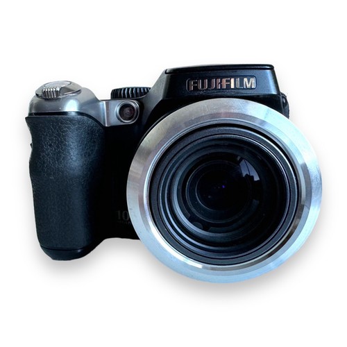 Cámara digital compacta Fujifilm FinePix S8100fd lente zoom 10 MP 18x + bolsa 1 GB SD - Imagen 5 de 24