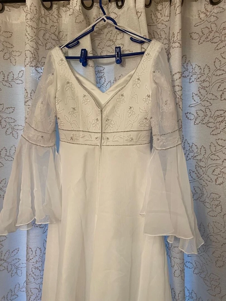 Свадебное платье, IiIssia от Demetrios белый размер 12 атласный/шифон, с бисером - Изображение 4 из 4