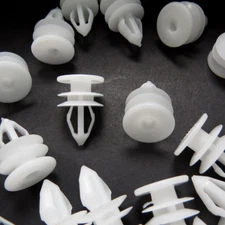 100 Door Trim Panel Clip Plastic Retainer 15076791 For GM Rendezvous S & T Truck