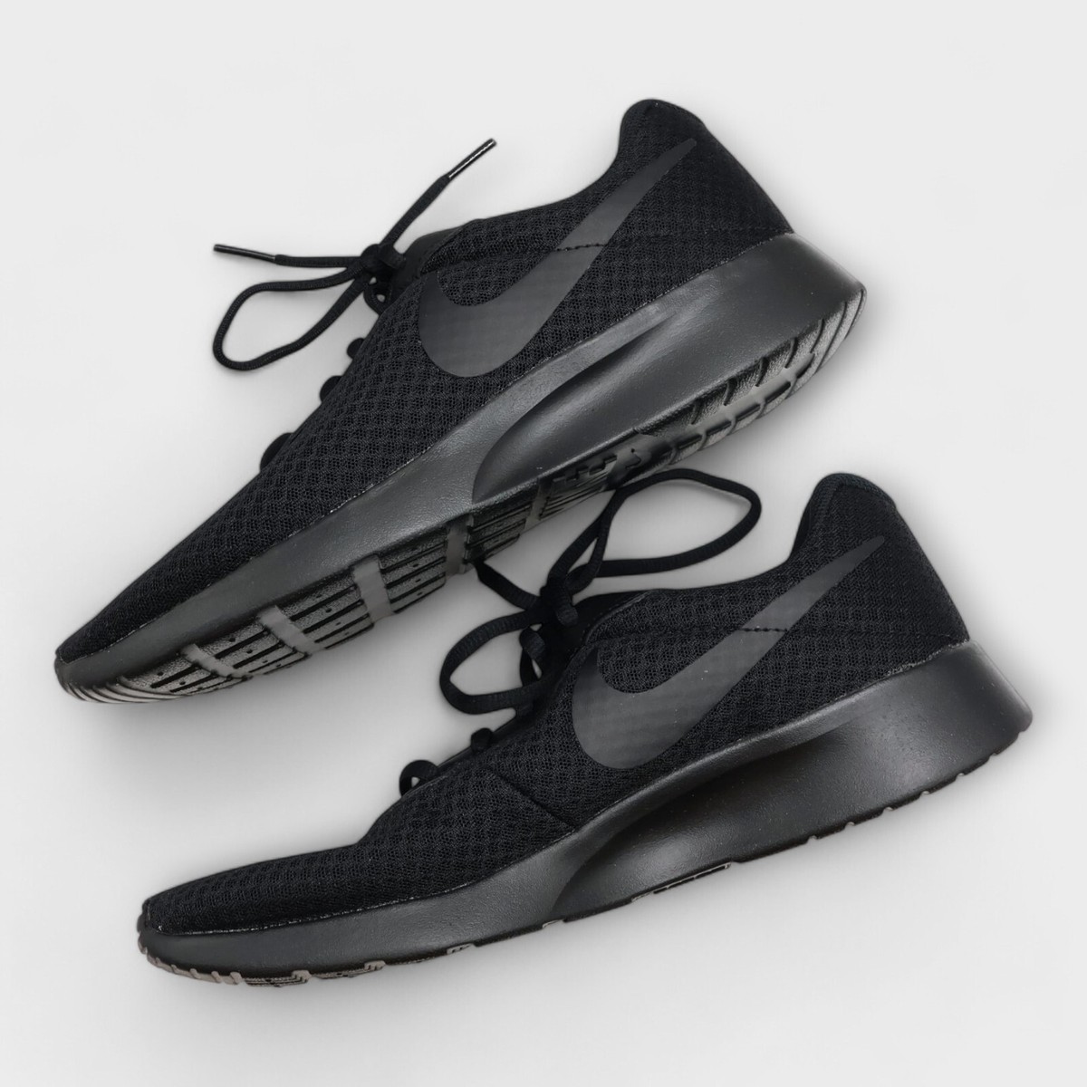 nike running shoes tanjun