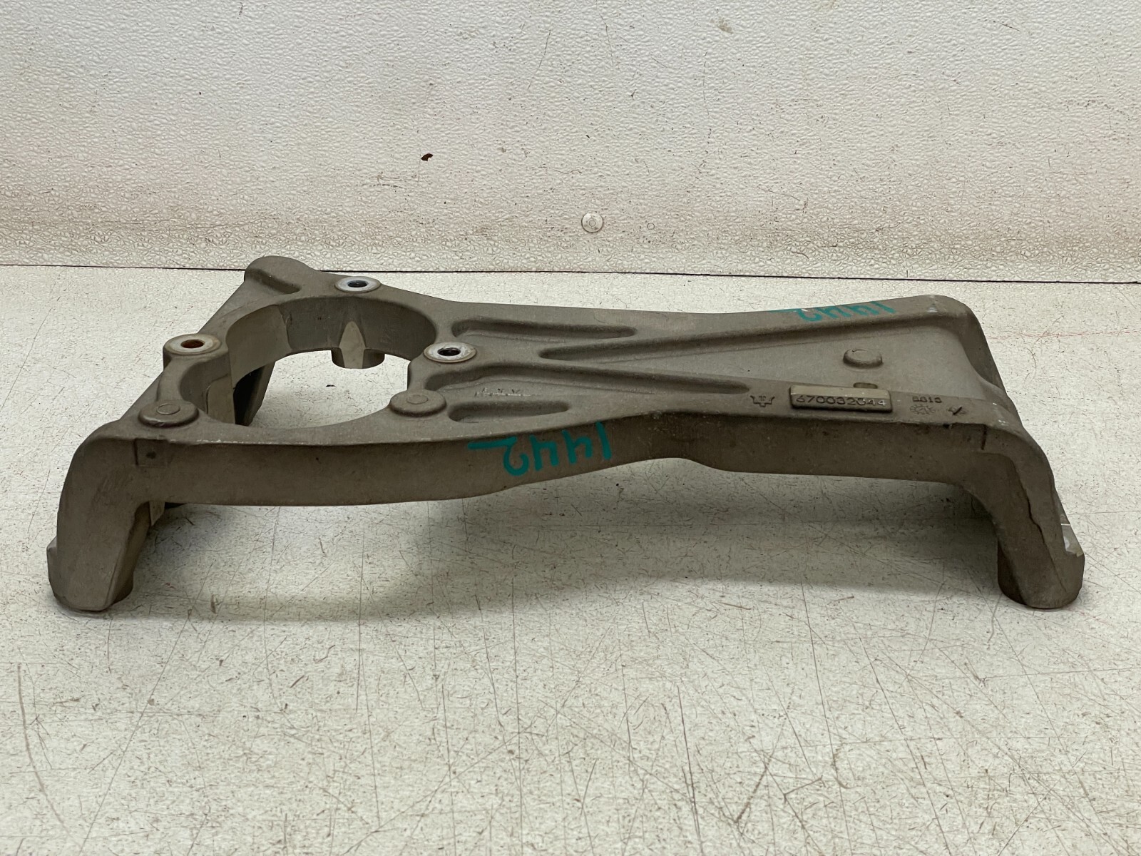 2017 2018 Maserati Levante Automatic Transmission Mount Bracket Brace 1442 OEM