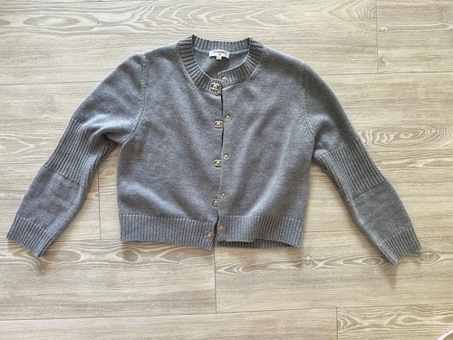 Cárdigan Chanel Gris Botones CC Talla 40 Excelente Estado Mujer Invierno - Imagen 2 de 18