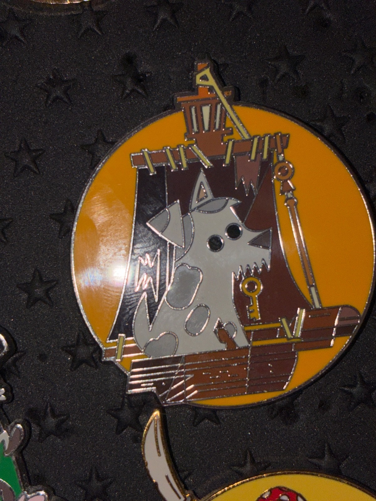 2023 Disney Mystery Pin Joey Chou Pirates of the Caribbean Dog With Key G6