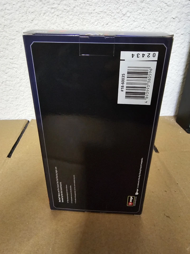 burago  Max Verstappen & Sergio Perez  1/43 Formula 1 F1  Red Bull Racing  RB19 - Image 4 of 4