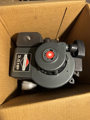 #ad Briggs Vintage Nos 3.5hp Vertical Shaft Engine 1987 92902 Model Short Shaft $345.00