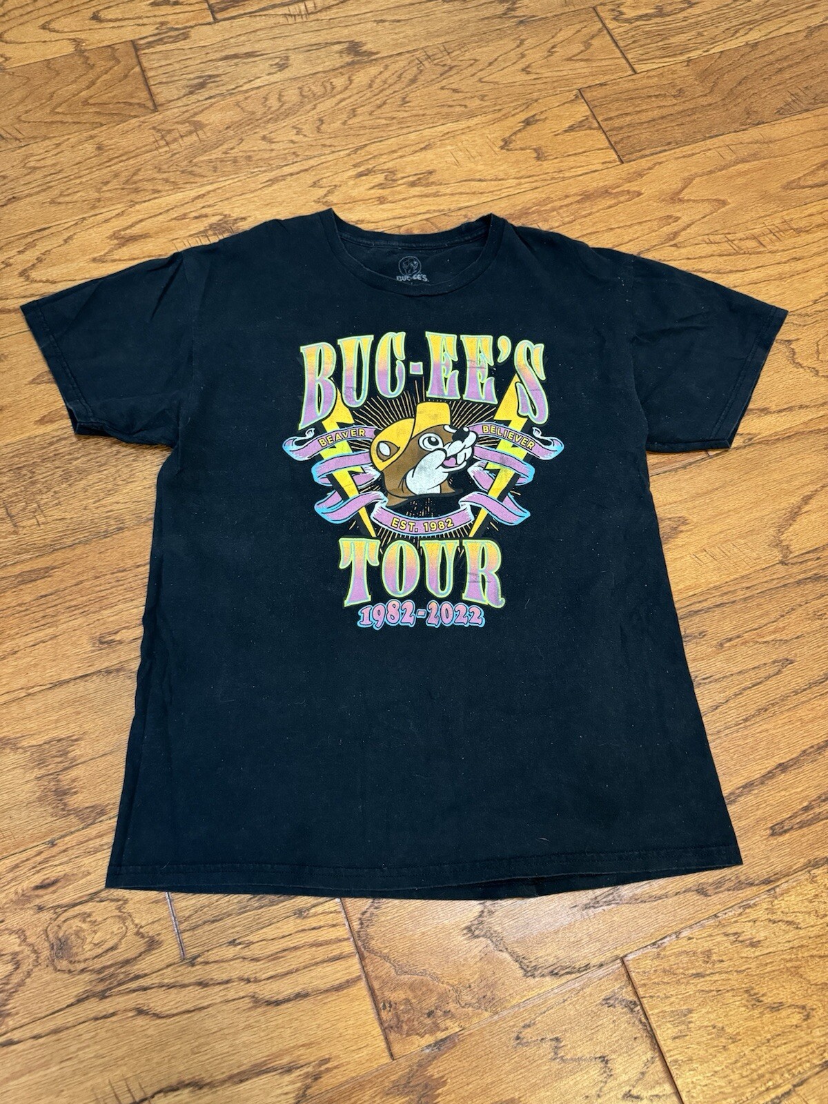 Bucees Beaver Shirt Mens L Black Neon Pink World Tour 1982-2021 Gas Station