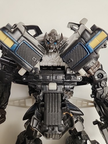 Transformers ROTF Recon Ironhide Voyager Class - Picture 2 of 5