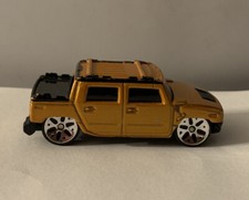 Maisto 2001 Hummer H2 Concept Diecast Truck Gold Metallic  Black