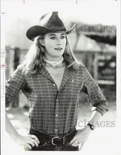 1983 Press Photo Actress Cybill Shepherd in "The Yellow Rose" - hpp40051