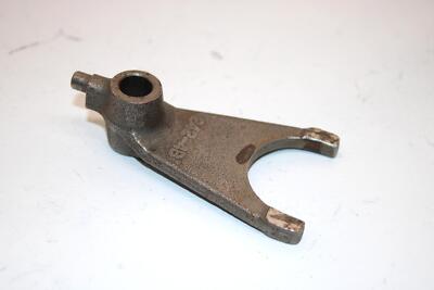 83 Suzuki Alt125 3x9 Model D  Oem Shift Fork #4 25241-24201 AS12