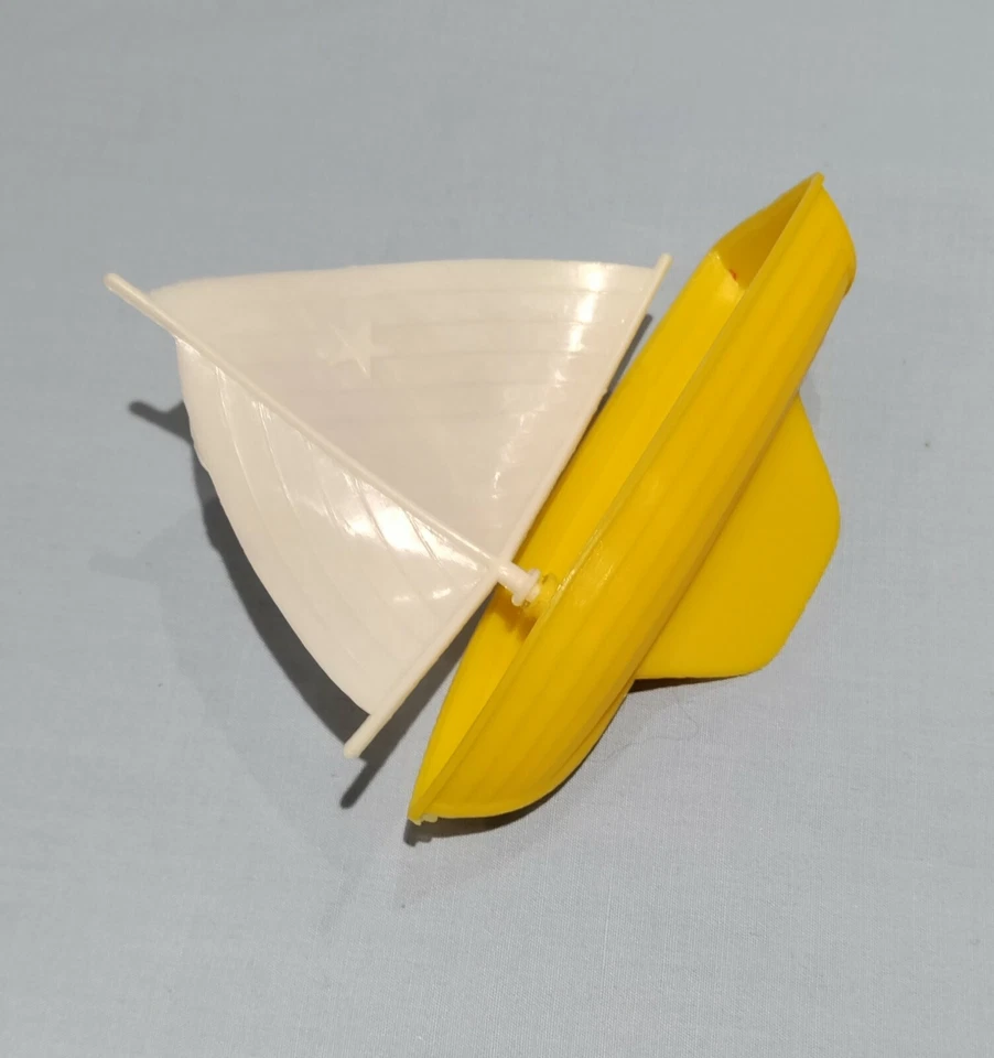 VINTAGE BETSY MCCALL ORIGINAL "SAIL BOAT" ACCESSORY TO BEACH PARTY SET #B51 RARE - Image 4 of 4