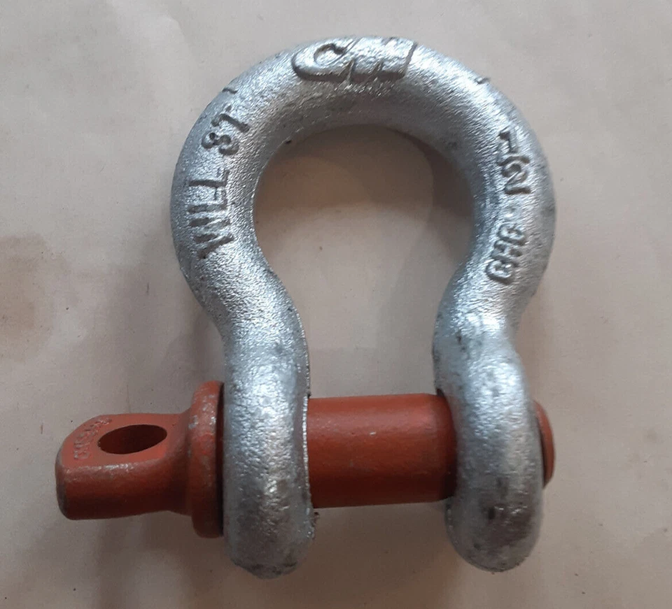 Columbus McKinnon M650G - Shackle- Screw Pin -Galvanized -Size 1/2" WLL 3 ton
