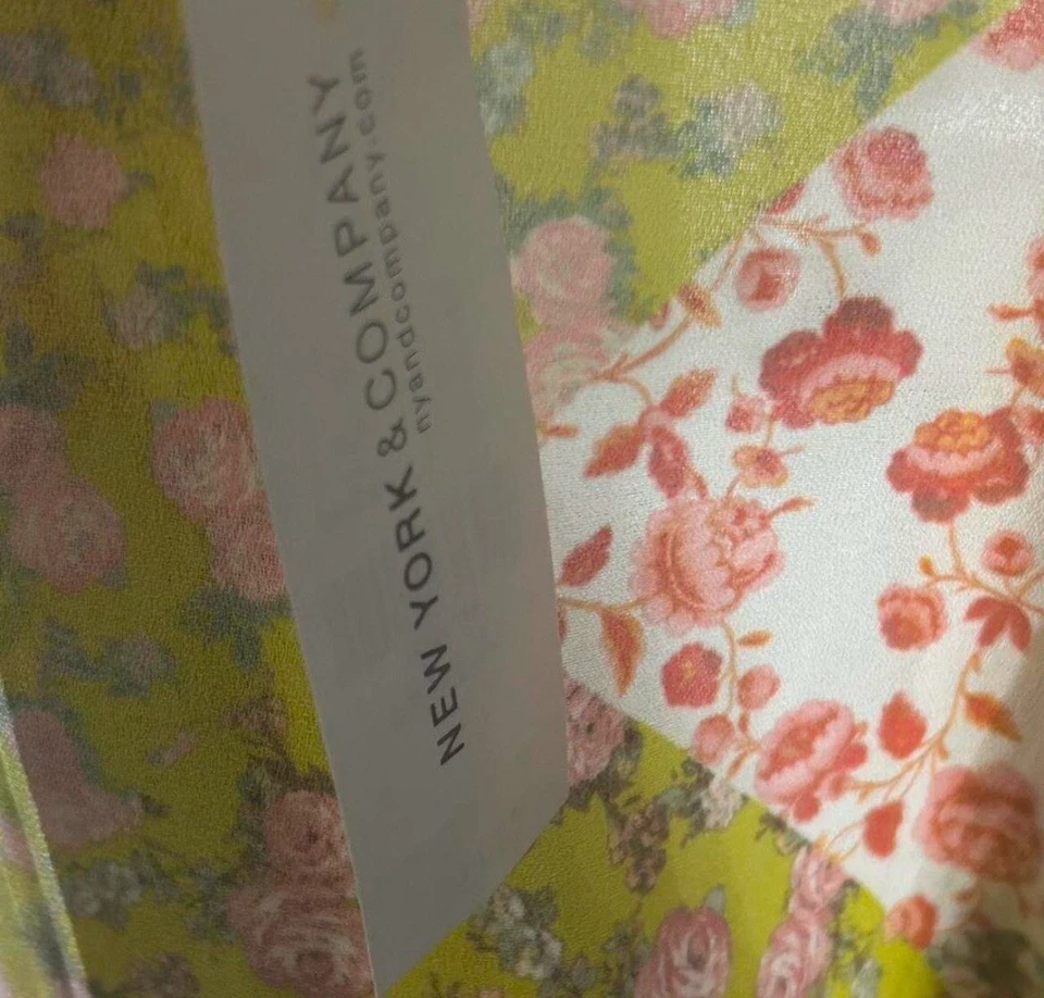 Suéter Sweet Pea New York & Company y2k 2000’s Verde Mutli Estampado Foto 4 de 4