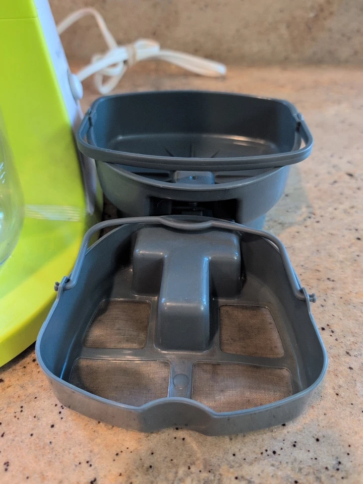 Tetera helada eléctrica por goteo WEST BEND con jarra 2,75 cuartos de galón Probado, 68305T Foto 2 de 4