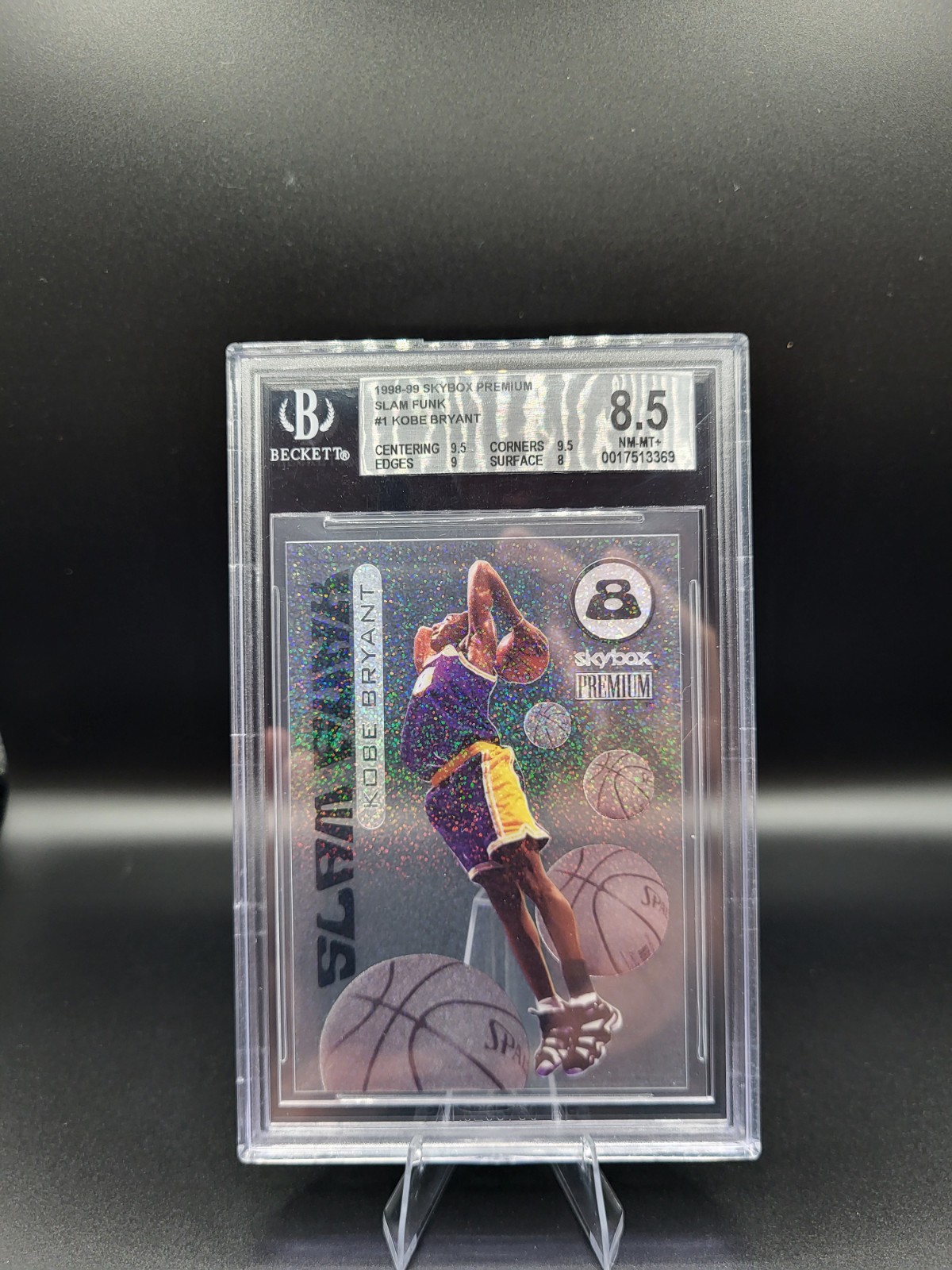 1998 Skybox Premium Kobe Bryant Slam Funk - BGS 8.5