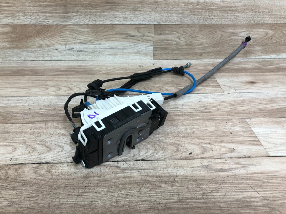 MERCEDES BENZ OEM W204 C300 C350 PUERTA TRASERA LADO PASAJERO ACTUADOR CIERRE Foto 3 de 4