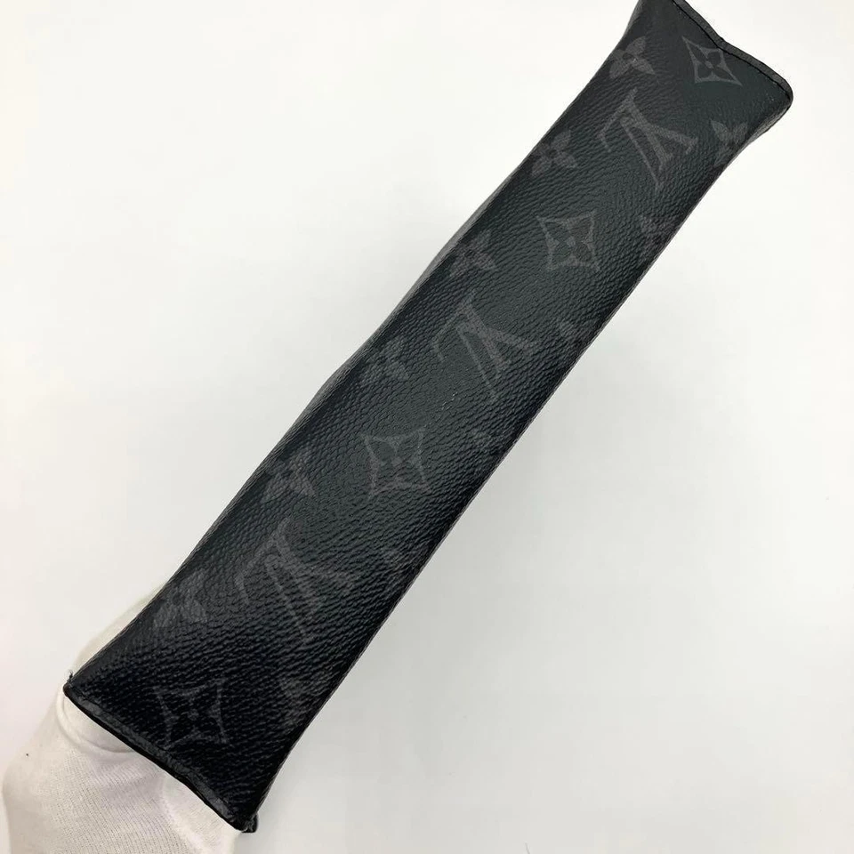 Bolso clutch Louis Vuitton Eclipse Pochette Voyage negro M61692 Foto 4 de 4