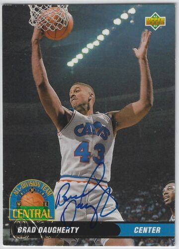 BRAD DAUGHERTY CLEVELAND CAVS UNC TAR HEELS SCORE BOARD CERT AUTOGRAPH AUTO CARD