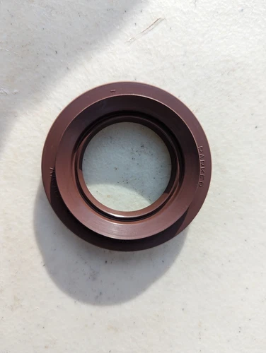 Lot of 20 Parker Oil Seals 35 61 9/13.3 (G8BD)