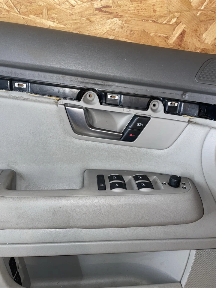 Panel de puerta interior delantero izquierdo lado del conductor Audi A4 2005-2008 sedán Foto 4 de 4