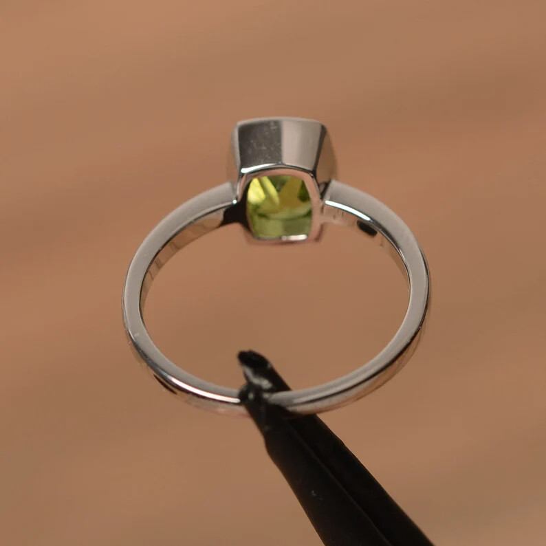 Orecchini vintage in argento sterling con labradorite taglio ovale