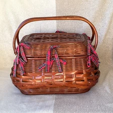 Deluxe Dining Highlander Picnic Basket set for 4. Handwoven Willow.