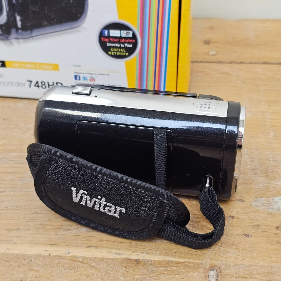 VIVITAR DVR 748HD Camcorder 2.4 Inch Screen 4x Digital Zoom SD Support NO - Image 3 of 4