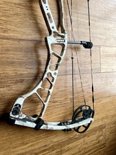 Hoyt Spyder 34 RKT 29.5” 60-70# Realtree Snow Camo RARE 29-31” RH