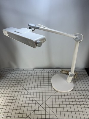 BenQ MindDuo 2 Kids Study Desk Lamp AR21_D LED Eye-Care Auto-Dimming White Art