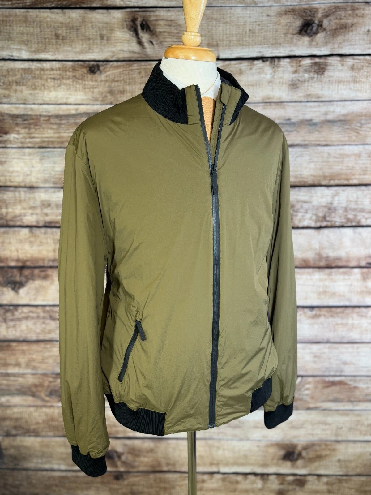 Giacca nylon Gucci Viaggio nuova con etichetta $1.450 taglia 48 (58 euro)