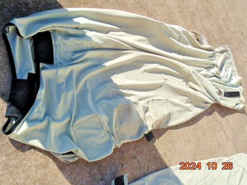 Kuscheliger Lycra Körperteppich mit kopfloser Kapuze 6 Fuß 3 Zoll - Bild 14 von 15