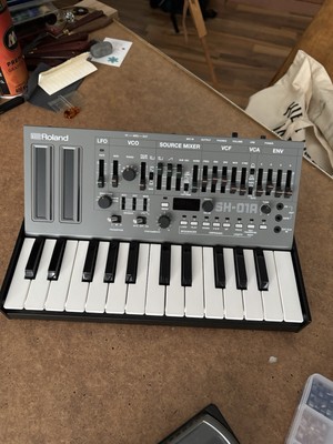 Roland SH-01A | Boutique Synthesizer | SH-101 sh101 sh 101